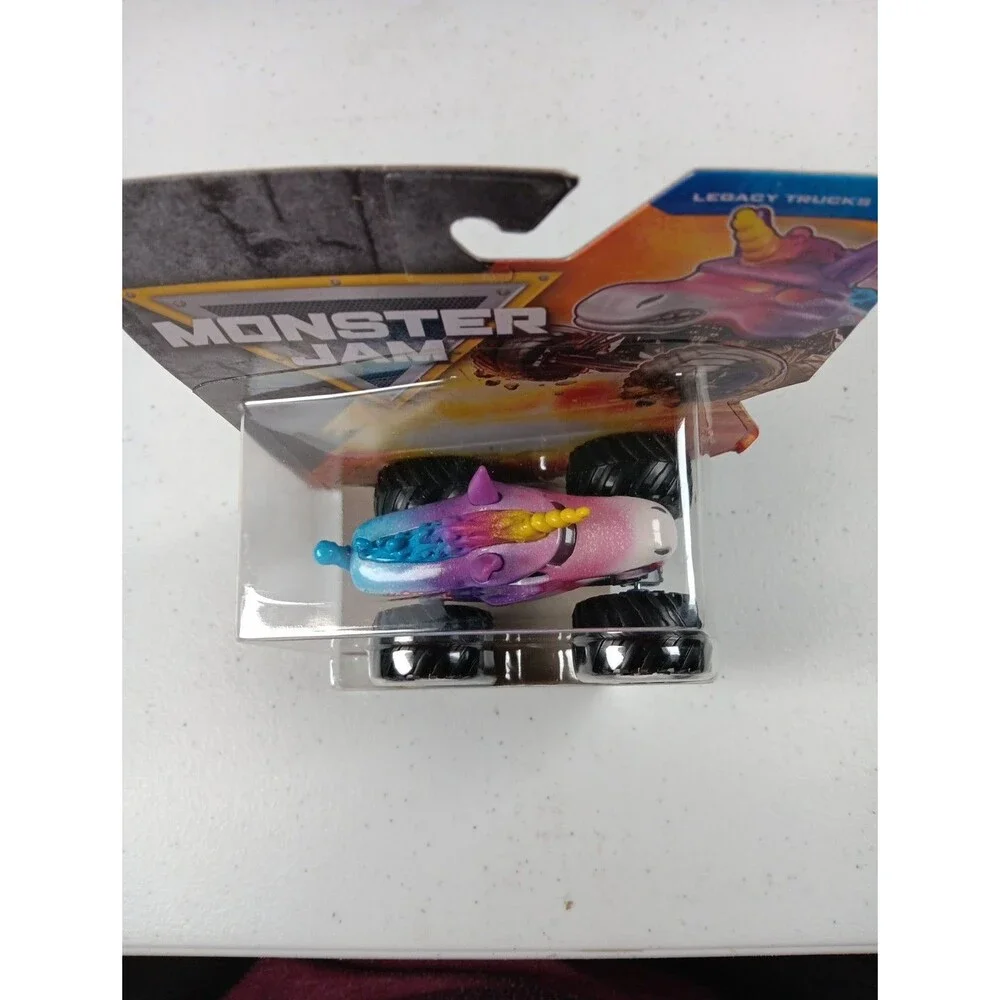 2025 Monster Jam Truck SPARKLE SMASH Legacy 1:64 Series 43 New Release
